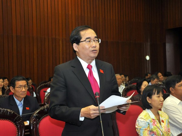 Tranh luận về Luật Biểu tình Đại biểu Hoàng Hữu Phước