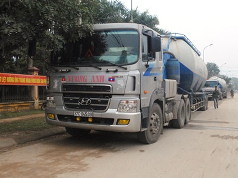 Một đêm chặn 17 ô tô cướp tiền để đi chơi… gái Một đêm chặn 17 ô tô cướp tiền để đi chơi… gái