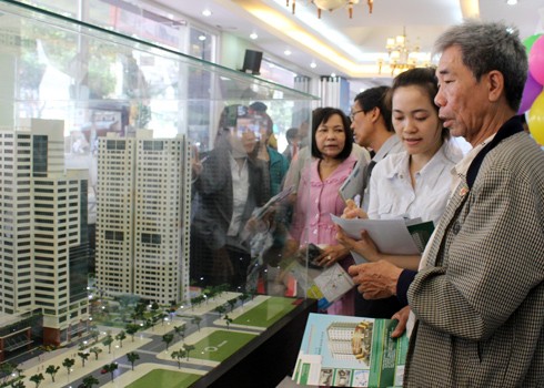 Lãi suất giảm chưa đủ lực kéo người mua nhà đất Lãi suất giảm chưa đủ lực kéo người mua nhà đất