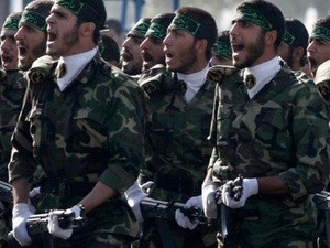 10 tướng lĩnh Iran chết bí hiểm trong hai tháng qua Các thành viên Lực lượng Vệ binh Cách mạng Iran tham gia một buổi diễu hành