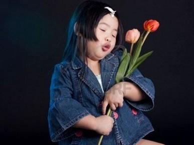 Bé gái 5 tuổi bị du khách kiện vì tội Bé gái 5 tuổi bị du khách kiện vì tội "bán dâm"