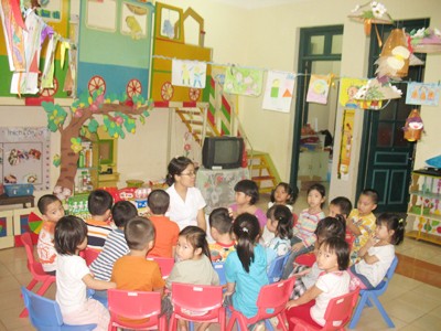 Hà Nội tuyển sinh mầm non, lớp 1, 6 Số trẻ trong mỗi nhóm lớp mầm non có thể vượt quá quy định nhưng phải đảm bảo tỷ lệ giáo viên/trẻ/lớp và diện tích sử dụng tối thiểu 1,5m2/trẻ Ảnh: Q.H
