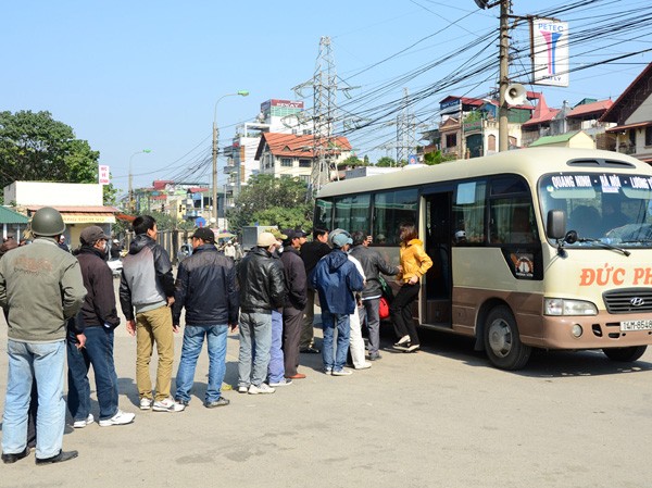 Khi xe ôm xếp hàng chờ khách Xếp hàng đón khách