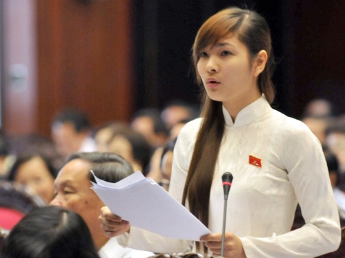 Nữ Đại biểu 8X 'hâm nóng' Quốc hội nói gì? Nữ Đại biểu 8X 'hâm nóng' Quốc hội nói gì?