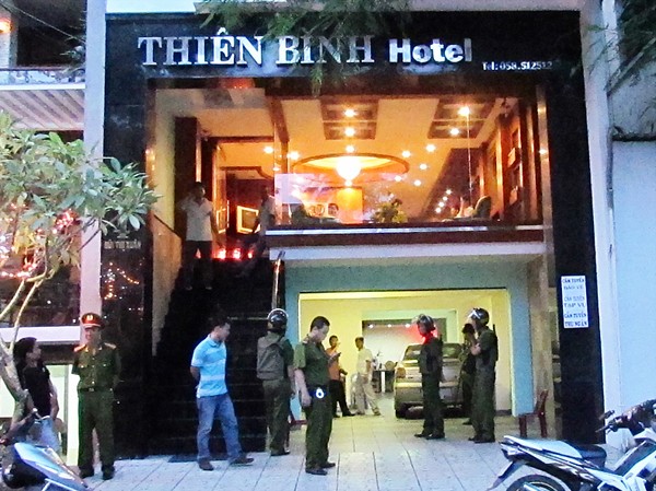 Yêu cầu kiểm điểm một cán bộ Viện kiểm sát Khám xét khách sạn Thiên Bình, nơi ở của vợ chồng bà Xuân