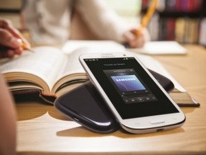 Samsung úp mở ra mắt mẫu Galaxy S III 'mini' Samsung úp mở ra mắt mẫu Galaxy S III 'mini'