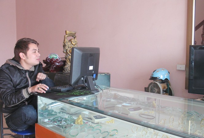 Kinh doanh vàng: Nghề nguy hiểm Cửa hàng vàng Thảo Thắng chỉ có một nhân viên bán hàng