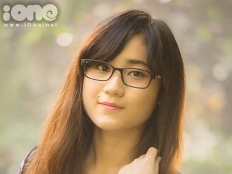 Cô nàng 9x xinh đẹp có nốt ruồi cực duyên Cô nàng 9x xinh đẹp có nốt ruồi cực duyên