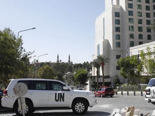 Syria lưu trữ 1.300 tấn vũ khí hóa học Xe của các thanh sát viên OPCW tại Damascus