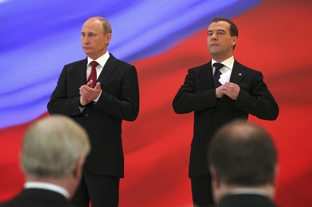 Ông Putin đề cử ông Medvedev làm Thủ tướng Ông Putin đề cử ông Medvedev làm Thủ tướng