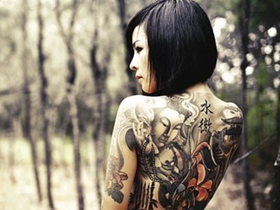 Kiều nữ xăm hình: 'Đàn ông thấy tôi là... chạy' Kiều nữ xăm hình: 'Đàn ông thấy tôi là... chạy'