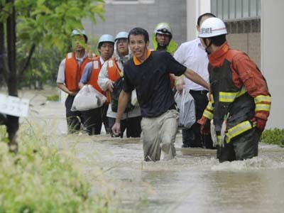 Bão lớn tấn công Nhật Bản, hơn 11 triệu người sơ tán Bão lớn tấn công Nhật Bản, hơn 11 triệu người sơ tán
