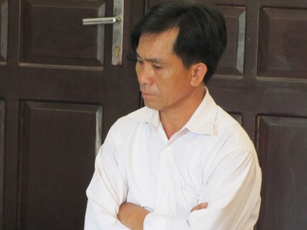 Cán bộ xã ‘tố’ bị nữ sinh ‘ve vãn’ Cán bộ xã ‘tố’ bị nữ sinh ‘ve vãn’