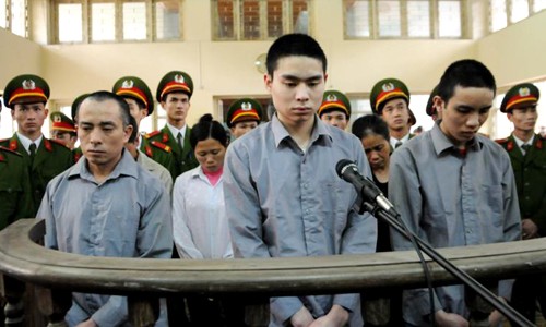 Y án 18 năm tù đối với Lê Văn Luyện Y án 18 năm tù đối với Lê Văn Luyện