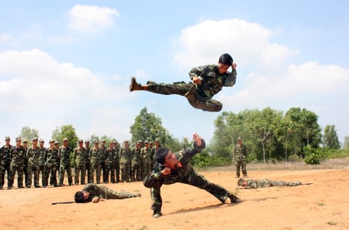Cận cảnh học viên trinh sát tôi luyện Cận cảnh học viên trinh sát tôi luyện