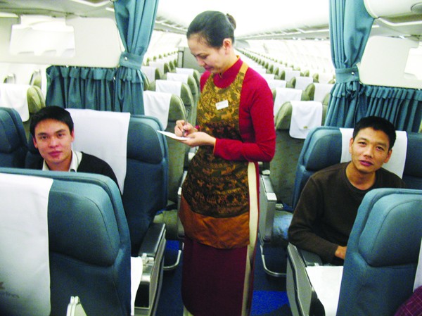Giá vé máy bay sẽ tăng 1,5 lần? Không ít chuyến bay “lệch đầu” của VNA trong dịp Tết Nguyên đán chỉ có vài khách