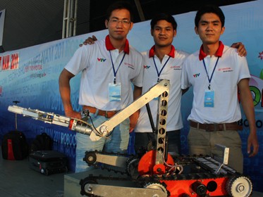 Bất ngờ robot sinh viên Bất ngờ robot sinh viên