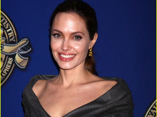 Sau cắt ngực, Angelina Jolie lọt Top 100 phụ nữ quyền lực Sau cắt ngực, Angelina Jolie lọt Top 100 phụ nữ quyền lực