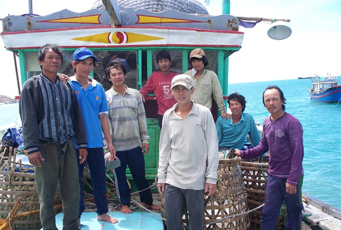 Nhiều tàu cá ngư dân miền Trung gặp nạn trên biển Tất cả các thuyền viên tàu cá PY-92684 TS đều khỏe mạnh