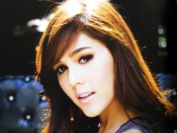 Điên đảo vì cô gái trong clip tình yêu Điên đảo vì cô gái trong clip tình yêu