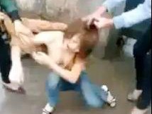 Hà Nội: Nữ sinh bị lột áo, đánh ghen giữa đường Ảnh vụ đánh ghen từ Clip