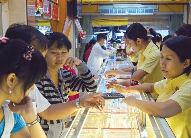 Dân làm giàu cho doanh nghiệp vàng? Dân làm giàu cho doanh nghiệp vàng?