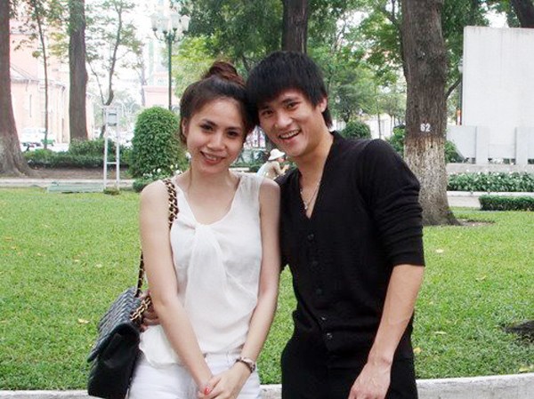 Công Vinh bị loại khỏi danh sách đề cử Quả bóng vàng 2011 Công Vinh bị loại khỏi danh sách đề cử Quả bóng vàng 2011