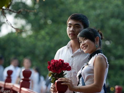Đừng để đến khi nói “giá như” Khám sức khỏe trước hôn nhân là việc quan trọng của cả đời. Ảnh: Phạm Vũ