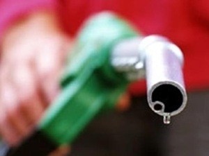 Giá xăng giảm thêm 600 đồng/lít Giá xăng giảm thêm 600 đồng/lít