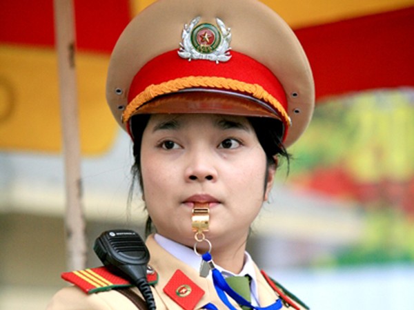 Hủy điều khoản cấm ghi hình cảnh sát giao thông Phóng viên, nhà báo không bị cấm ghi hình CSGT