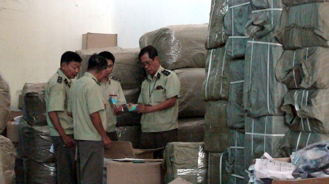 Phát hiện gần 50.000 sản phẩm vi phạm Phát hiện gần 50.000 sản phẩm vi phạm