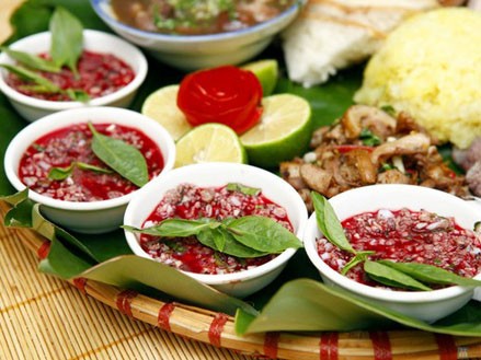 Bộ trưởng khuyên người dân không nên ăn tiết canh Bộ trưởng khuyên người dân không nên ăn tiết canh