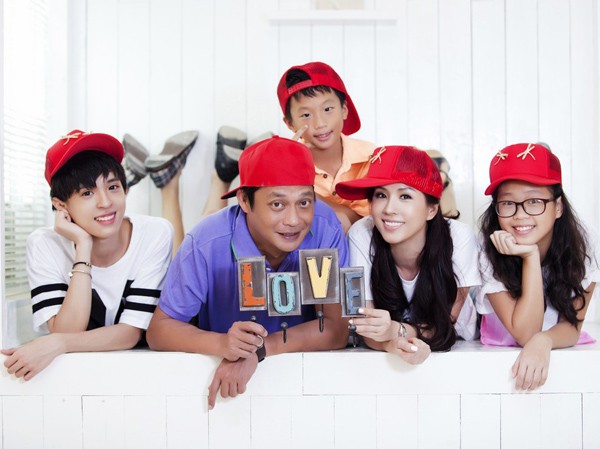 Hoa hậu Thu Hoài rủ ông xã chụp ảnh chào năm mới Hoa hậu Thu Hoài rủ ông xã chụp ảnh chào năm mới