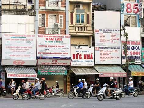 Phòng khám tư bủa vây bệnh viện Phòng khám tư bủa vây bệnh viện