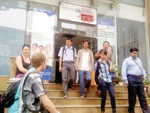 Cần quy chế phù hợp Sinh viên nước ngoài tại trường ĐH Hoa Sen. Đây là một trong những trường phi lợi nhuận nhưng hiện quy chế về ĐH tư thục chưa có quy định cho loại hình hoạt động này. Ảnh: Đăng Nguyên