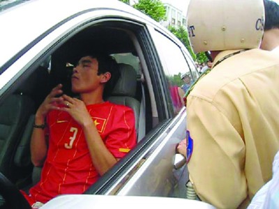 V.League 2013: “Chặt” ngoại binh, thử doping, tuyên chiến với bạo lực V.League 2013: “Chặt” ngoại binh, thử doping, tuyên chiến với bạo lực