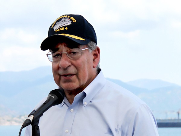 Bộ trưởng Quốc phòng Mỹ đến vịnh Cam Ranh Bộ trưởng Quốc phòng Mỹ Leon Panetta trên vịnh Cam Ranh