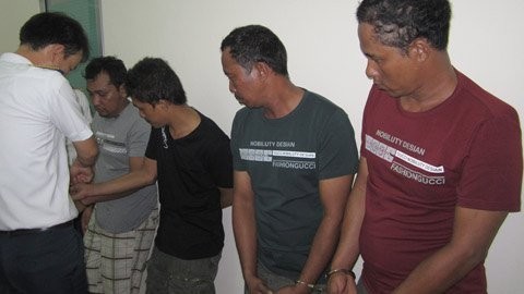 Tin mới nhất vụ 11 hải tặc Biển Đông bị Cảnh sát biển VN bắt giữ Những tên cướp tra tay vào còng