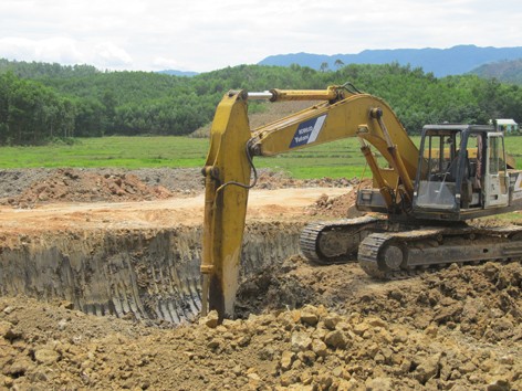 Lò gạch, khoáng sản tàn phá ruộng đồng Lò gạch, khoáng sản tàn phá ruộng đồng