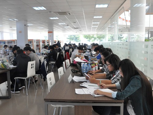 ĐH Công nghệ vô địch thi ACM/ICPC Online Quốc gia 2013 ĐH Công nghệ vô địch thi ACM/ICPC Online Quốc gia 2013