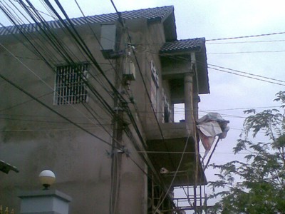 Xây nhà 'ôm' dây điện Xây nhà 'ôm' dây điện