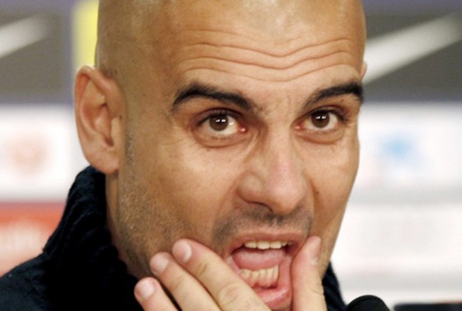Barcelona - Valencia: Bâng khuâng đứng giữa hai dòng nước... HLV Pep Guardiola. Ảnh Getty