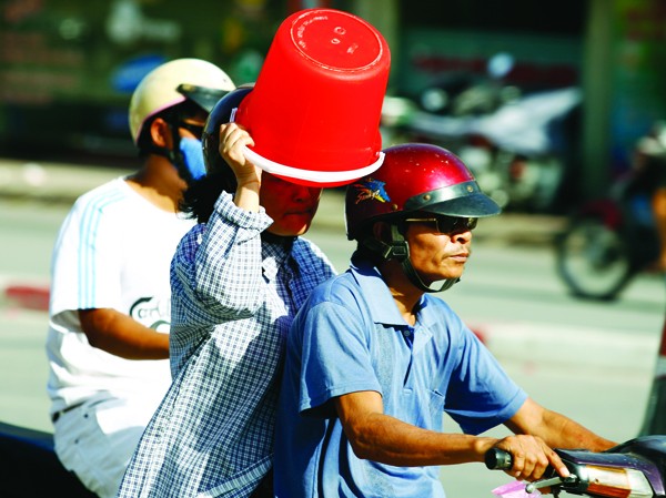 Quay quắt ở 'chảo lửa' Đông Dương Quay quắt ở 'chảo lửa' Đông Dương