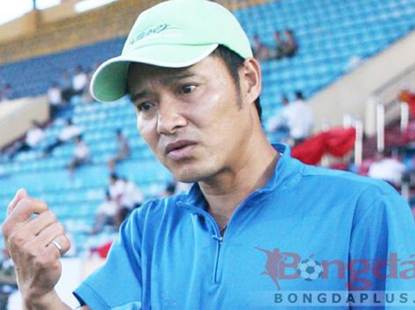 Bầu Kiên chọn HLV: Mời Hồng Sơn, đợi Calisto HLV Nguyễn Hồng Sơn