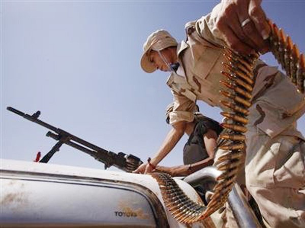 Lãnh đạo Anh, Pháp bất ngờ thăm Libya Lãnh đạo Anh, Pháp bất ngờ thăm Libya