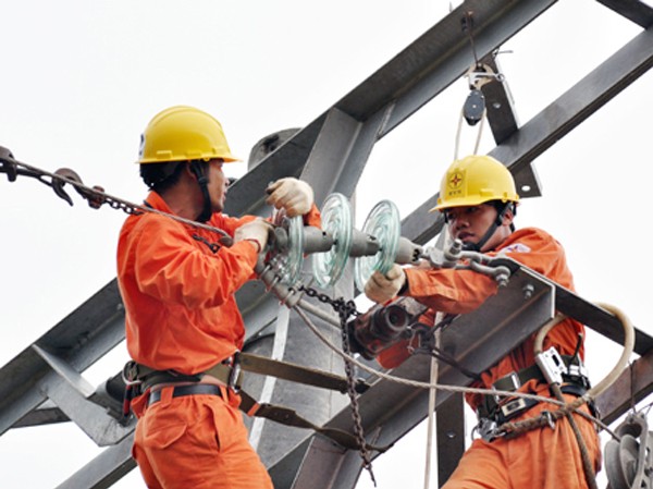 Bất cập '3 trong 1' tại các tập đoàn kinh tế nhà nước Theo các chuyên gia, việc quản lý kiểu 3 trong 1 hiện nay của ngành điện dẫn đến những xung đột về lợi ích nhóm
