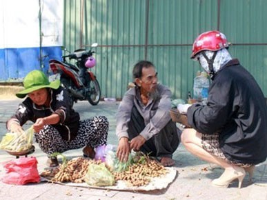 Thêm sự thật ông già bán me bên đường Sài Gòn Thêm sự thật ông già bán me bên đường Sài Gòn