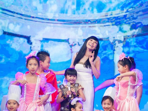Chị Chanh sốc với 'tài không đợi tuổi' của sao nhí Chị Chanh sốc với 'tài không đợi tuổi' của sao nhí