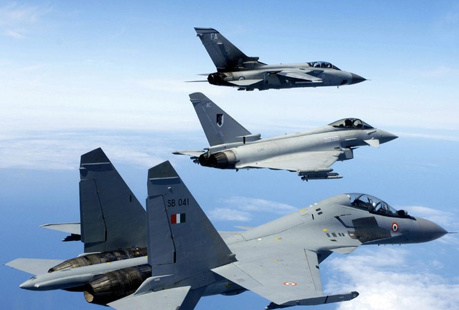 Su-30MKI sẽ có tên lửa chống bức xạ và bom liệng Su-30MKI sẽ có tên lửa chống bức xạ và bom liệng