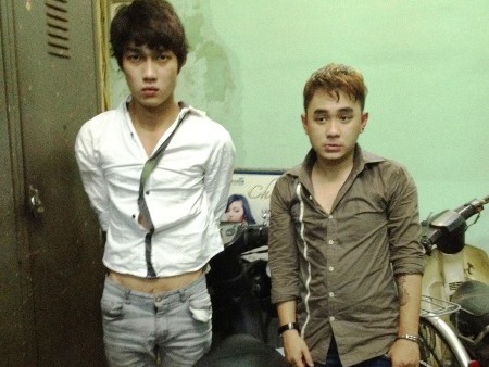 Đặc nhiệm nổ súng, cùng dân bắt cướp Đặc nhiệm nổ súng, cùng dân bắt cướp